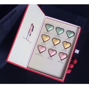 Custom Ribbon Gift Box 9-Piece Heart-Shaped Chocolate Box for Sale on Valentine