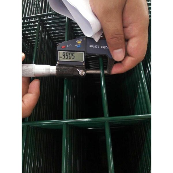 4.5 mm Wire Mesh Fence Security Metal Mesh Fence Panel PVC Coated Galvanized