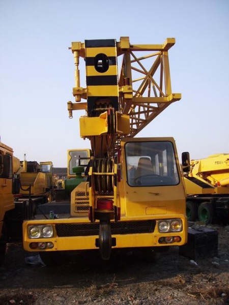 Buy NK250E-V  kato 25ton used truck crane at wholesale prices