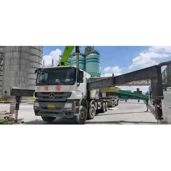 Zoomlion 56meter Recent Concrete Pump for Ready Mixer Used Equipment