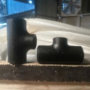 China Threaded Connection Carbon Steel Tees for High Pressure Applications on sale