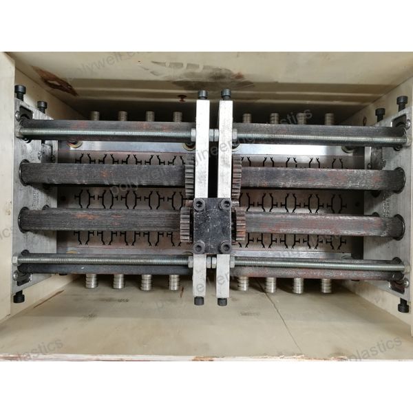 PA66GF25 Heat Insulation Strips Extrusion Mold Used in Extruding Machine