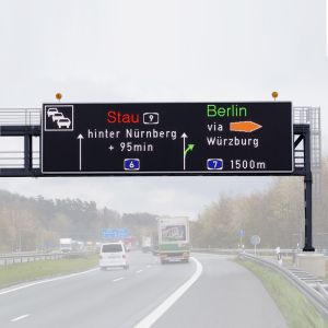 EN12966 25mm VMS Traffic Signs Solar Powered LED Trailer Screen