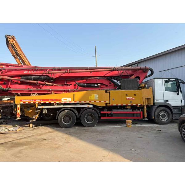 Mercedes Benz chassis 2019 Zoomlion 49m used concrete pump truck for sale