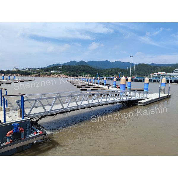 Buy 350kgs/Sqm Loading Capacity Silver Aluminum gangway ramps floating pontoon For Marina Yacht Dock at wholesale prices