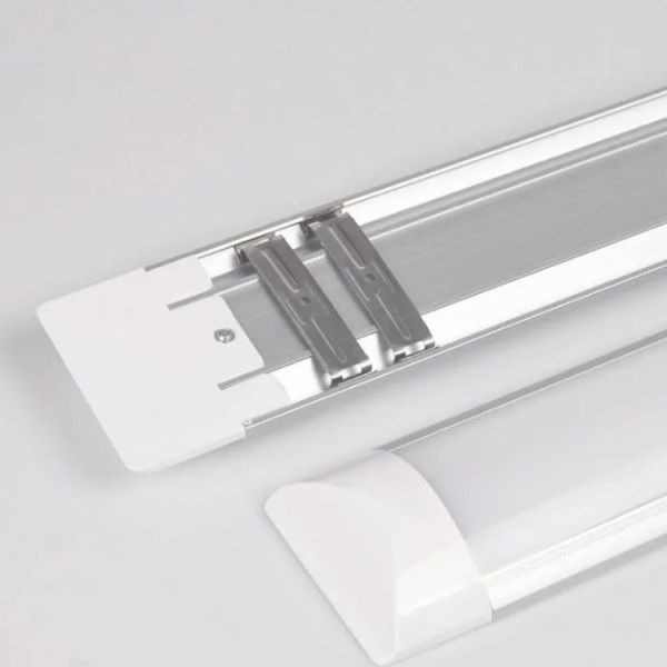 IP44 Non-Waterproof LED Batten Light with 120 Degree Beam Angle Triac or 0-10V