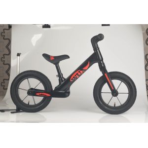 Alloy Frame Lightweight Childrens Bikes OEM With Plastic Wheels