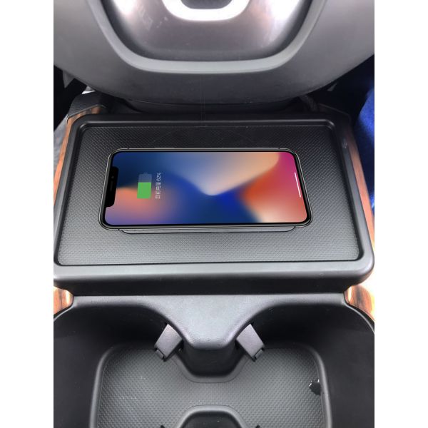 In Car Wireless Charger with qi For HONDA CRV 2017- 2018 fast chargers 10W in car chargers with 3 coils