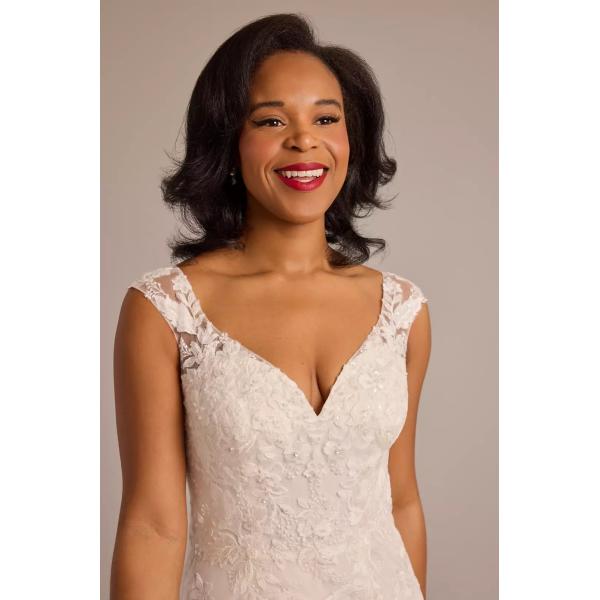 Modern Illusion Back Lace Appliques Chapel Train Cap Sleeve Sheath V-neck Mermaid White Organza Wedding Dress