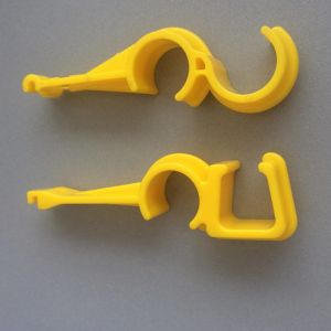 Broiler Nipple Drinker Plastic Pipe Hooks Yellow PVC Pipe Hook