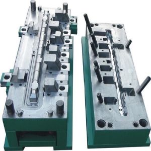 China Customized Auto Radiator Plastic Tank Injection Mold with 100,000+ Tanks Life 45#/50#/P20 Material and 3D Design on sale China Customized Auto Radiator Plastic Tank Injection Mold with 100,000+ Tanks Life 45#/50#/P20 Material and 3D Design on sale