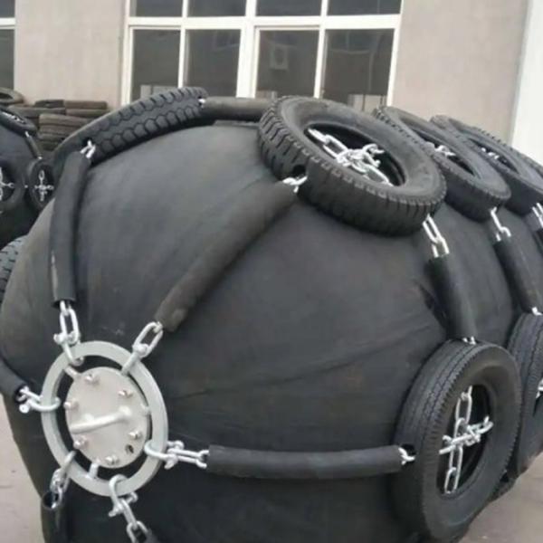 Tensile Strength Yokohama Fender Cylindrical Shape Resistant to Extreme Temperatures