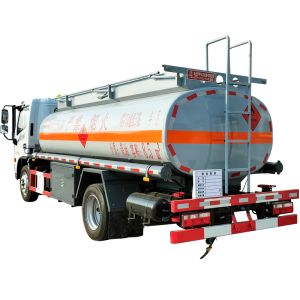 Small Dongfeng Oil Tanker 4x2 8.5m3 With Left Hand Drive Customizable Options