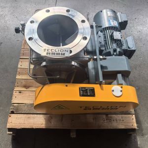 Pneumatic conveying granular material conveying rotary airlock valve