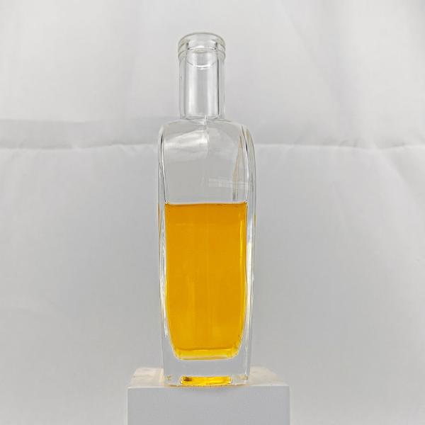 500ml/750ml Spirits Glass Bottle with Smooth Mouth and Lid Thick Bottom Customization