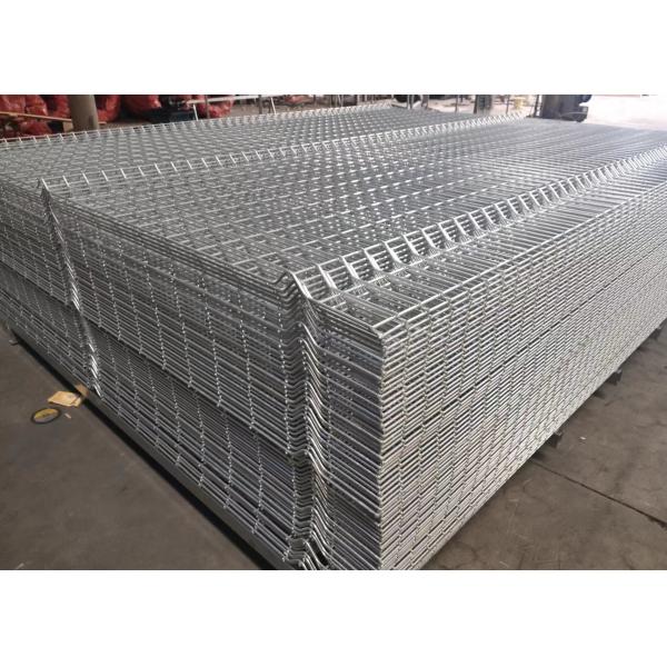 Corrosion Resistance Hot Dipped Galvanized Curved Metal Fence With Peach Type