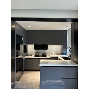 China Factory Kitchen Cabinets with Quartz Granite Countertops