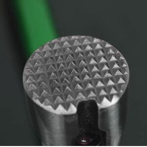 Claw Hammer with Anti-Slip Surface and Magnet XL0020