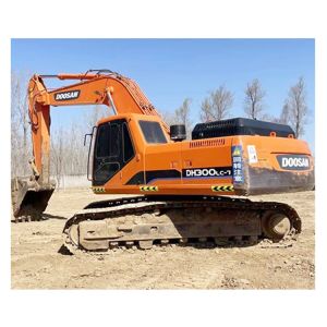 Quality Used Doosan DH300 Excavator with Original Hydraulic Valve and 3811 Working Hours for sale