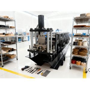 China Heavy Duty Box Beam Roll Forming Machine with 15-20m/min Speed 5.5Kw Power and 13 Forming Stations on sale