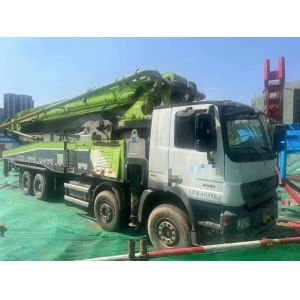 China 56m Zoomlion Concrete Pump Truck with 2.6mm Vibrating Amplitude and Construction on sale