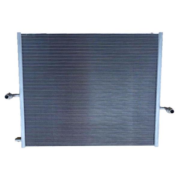 New Aluminium Radiator Auto Spare Parts OEM 1675000300 For Mercedes 2020