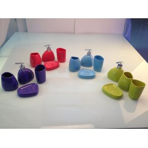 SGS 0.25ml/T Refillable Empty 200ml Plastic Lotion Bottles With Pump