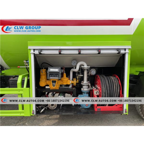 LPG Gas Tank HOWO 8tons 4*2 Propane Bobtail Truck Petrol Tanker Truck