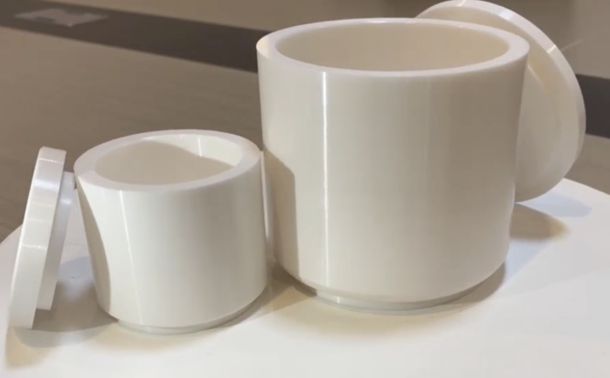 High hardness stabilized zirconium dioxide ceramic grinding jars