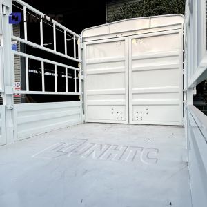 Sinotruk HOWO 4x2 Light Stake cargo carrier truck