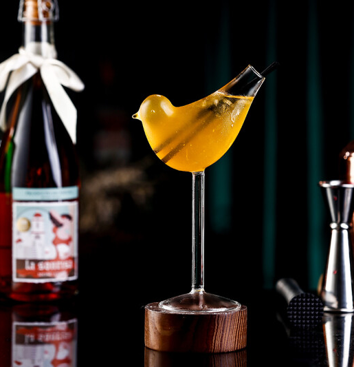 Unique Transparent Bird Shape Juice Beverage Cocktail Glass Bottle 201-300ml For Bar Store