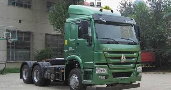 Two Sleepers 400L Prime Mover Truck With Parts Semi Tractor Truck