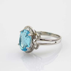 925 Silver Oval Blue Topaz Gemstone Ring with CZ Diamons (R261)