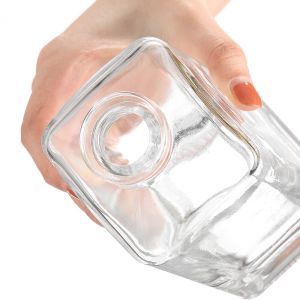 Whisky Vodka Rum Spirits Glass Bottle with Screw Cap and Decal Surface in 700ml