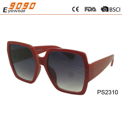 Buy Sunglasses in fashionable design,made of plastic ,big frame,suitable for men and women at wholesale prices