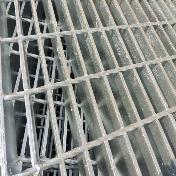 Buy Leak Proof Heavy Steel Grating Galvanized Grille Panels For Pedestrian Passages at wholesale prices