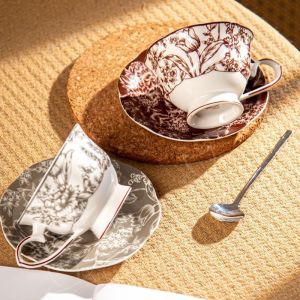 Food Grade Porcelain Taza Red Floral Cups And Saucers Set For Luxury Afternoon