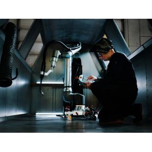 UR8 Long Arm Lightweight Cobot 6 Axis Robot Arm Pick and Place Machine Tending