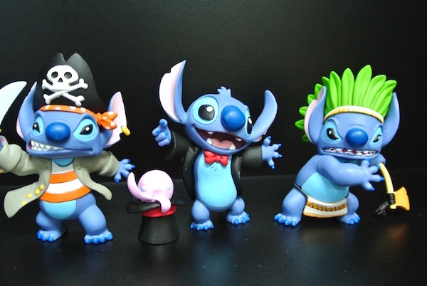 Magician Style Lilo And Stitch Action Figures With Disney Logo 8*7*5c