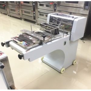 China Multifunctional Toast Square Shaping Machine Semi - Automatically on sale