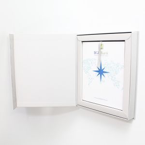 TFT Screen LCD Video Greeting Card CMYK Printing With Built - In Speaker