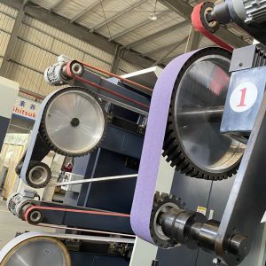 Door Handle Robot Buffing Machine Robotic Cell Metal Deburring Machine For Belt