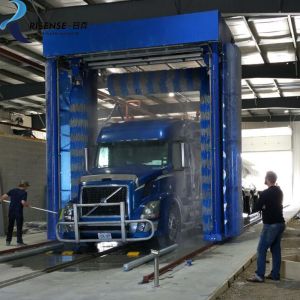 250L/Bus Water Consumption CB-730 Full Automatic Rollover Type 3 Brushes Truck