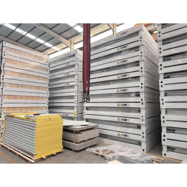 Quick Installation Advantage 20 40ft Steel Sandwich Panel Flat Pack Container House for Office Apartment Mall Workshop