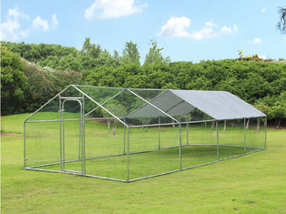 62.7kgs Polyethylene Roof Silver Coated Chicken Run Kennel