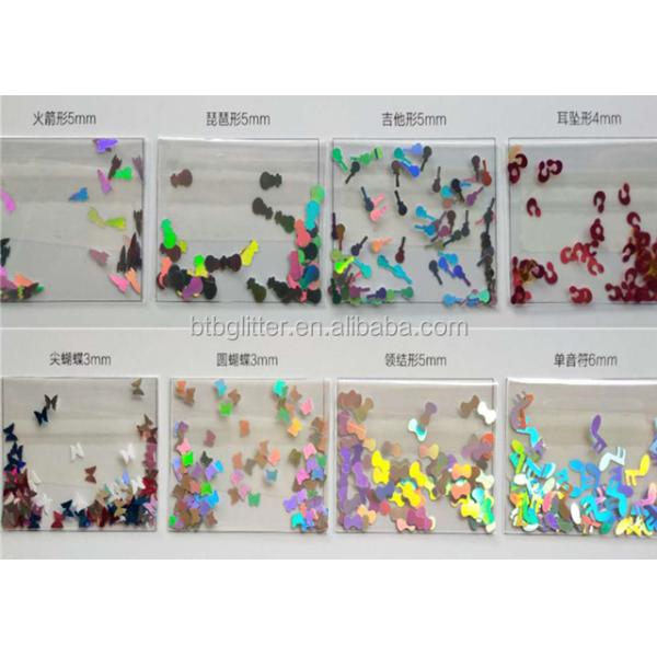 Chinese Year Occasion Red Wine Glass with LED Glitter Shapes and 5cm Plastic Number Design in Plastic Bags MOQ 100pcs