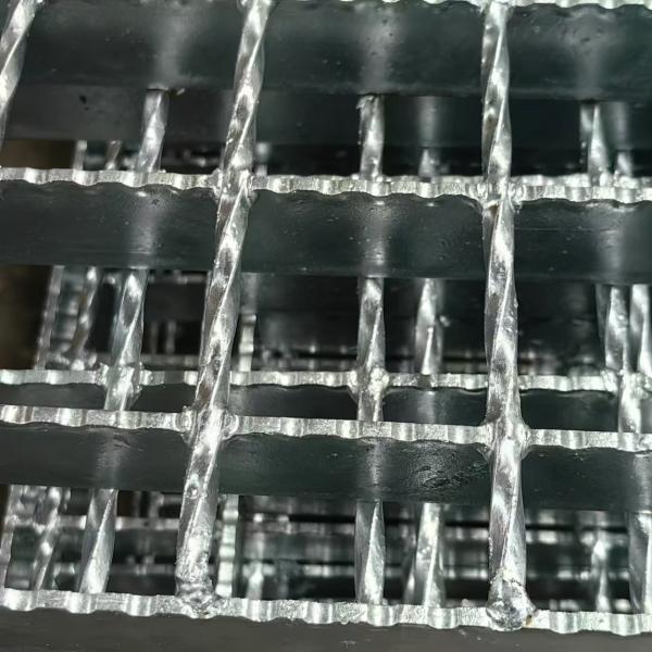 Buy 30mm Flat Bar Welding Steel Decking Grating Modern Bright Surface at wholesale prices