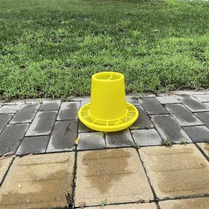 Round Modern Design Large Chicken Feeder Bucket