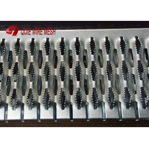China Hot Dipped Galvanised Grip Strut Perforated Metal Mesh Plank Grating In Silver on sale