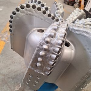 Rock Drilling Tool 17-1/2 Inch 7 Blades Diamond PDC Drill Bit of API Spec